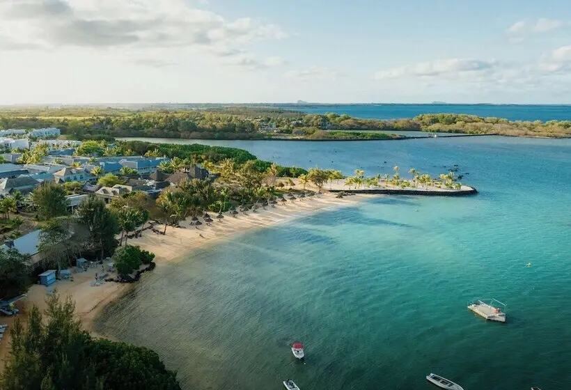 هتل Radisson Blu Azuri Resort & Spa