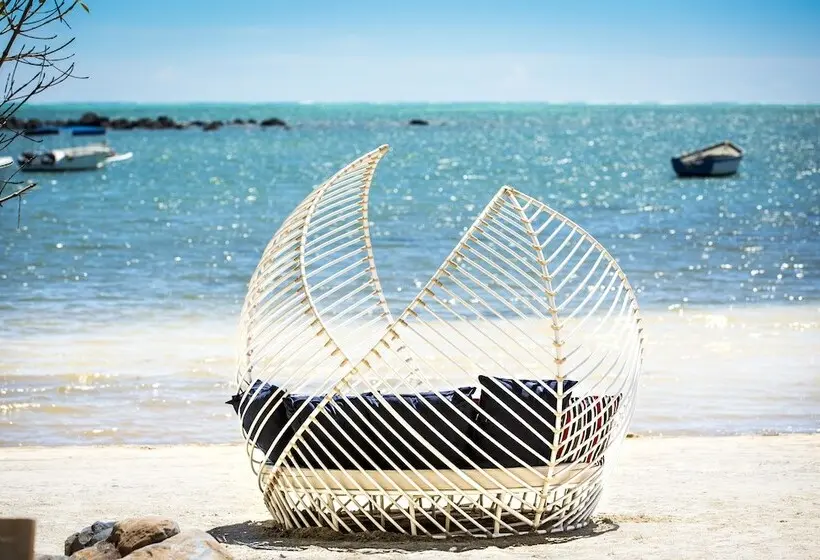 هتل Radisson Blu Azuri Resort & Spa