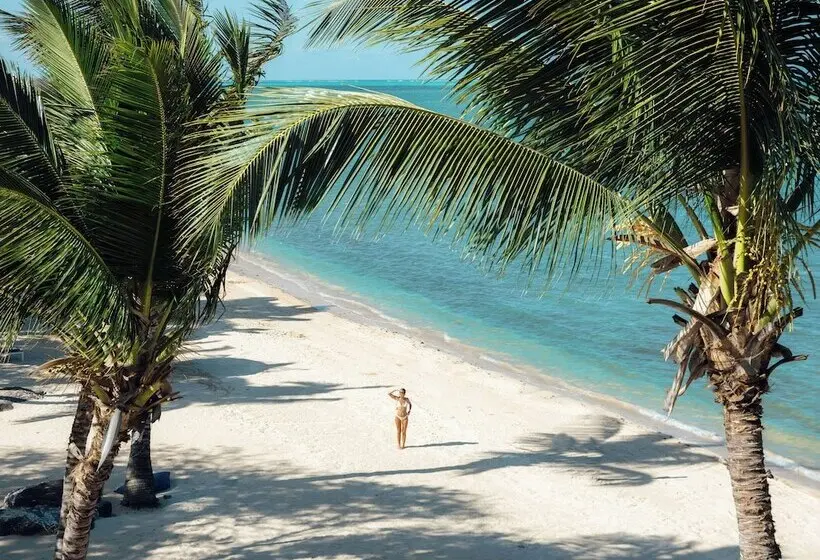 هتل Radisson Blu Azuri Resort & Spa