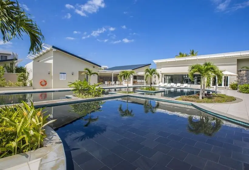 هتل Radisson Blu Azuri Resort & Spa