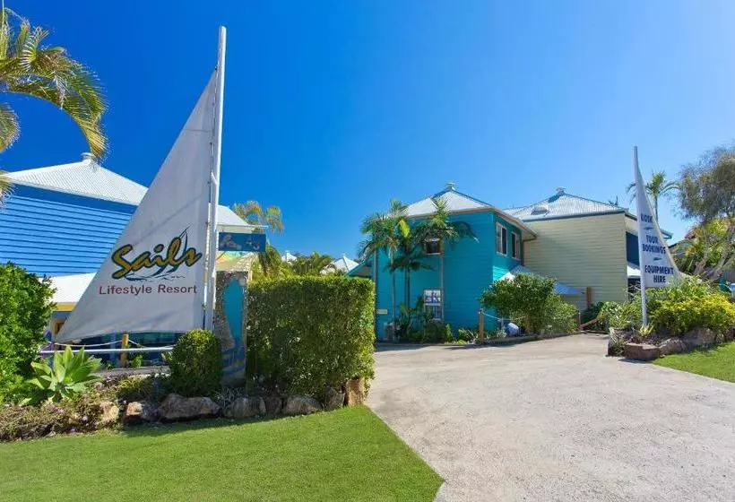 Отель Sails Lifestyle Resort