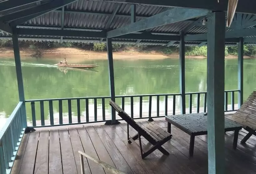 هتل Saiyok River House