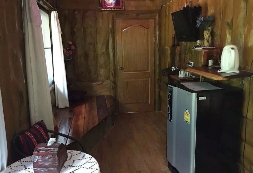 هتل Saiyok River House