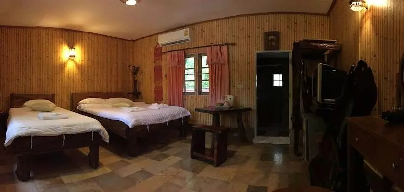 هتل Saiyok River House
