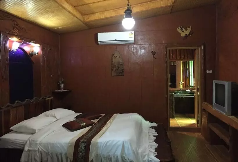هتل Saiyok River House