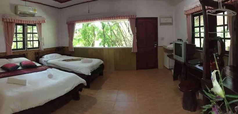 هتل Saiyok River House