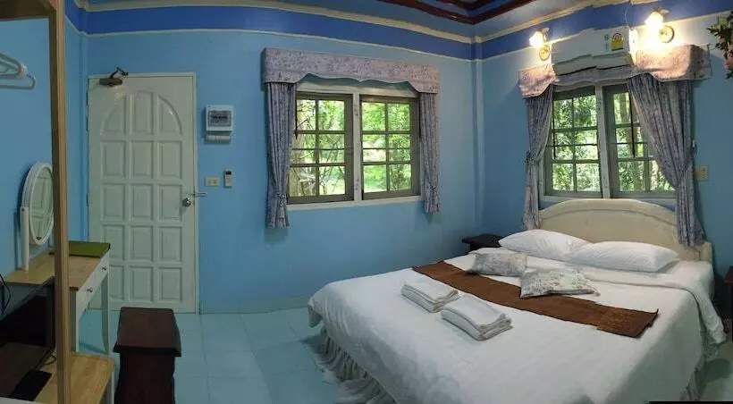 هتل Saiyok River House
