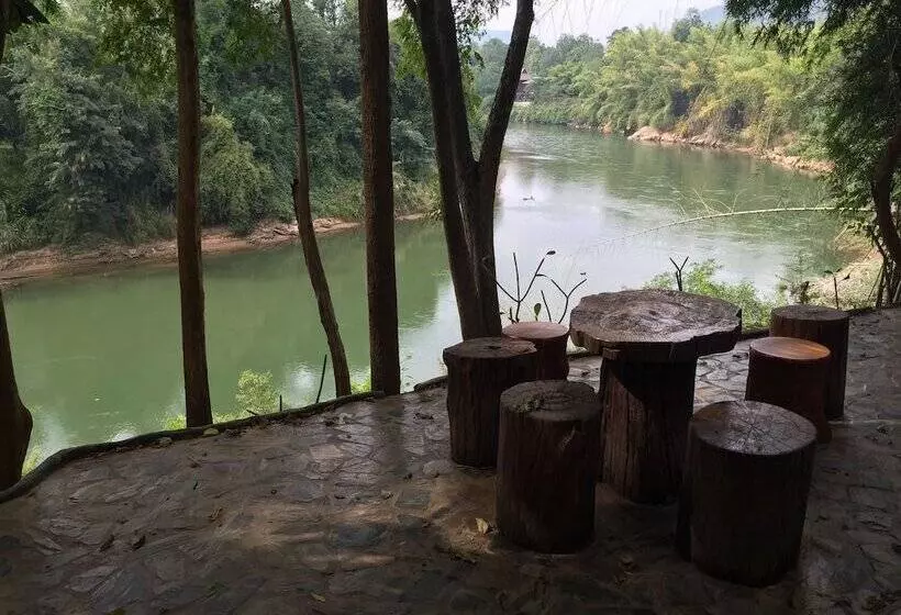 هتل Saiyok River House