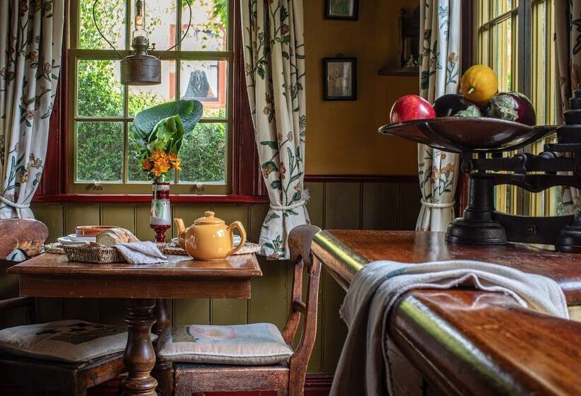 فندق The Corinda Collection