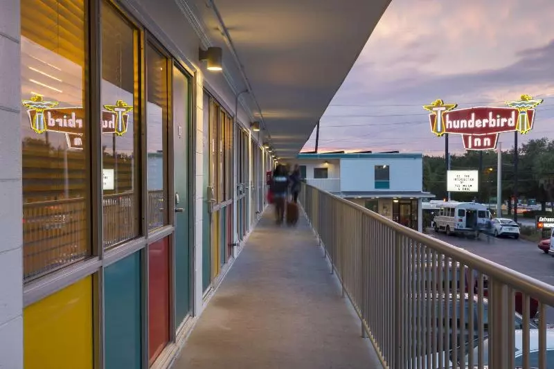 Отель The Thunderbird Inn