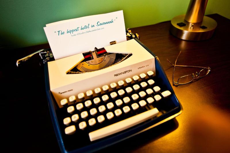 فندق The Thunderbird Inn