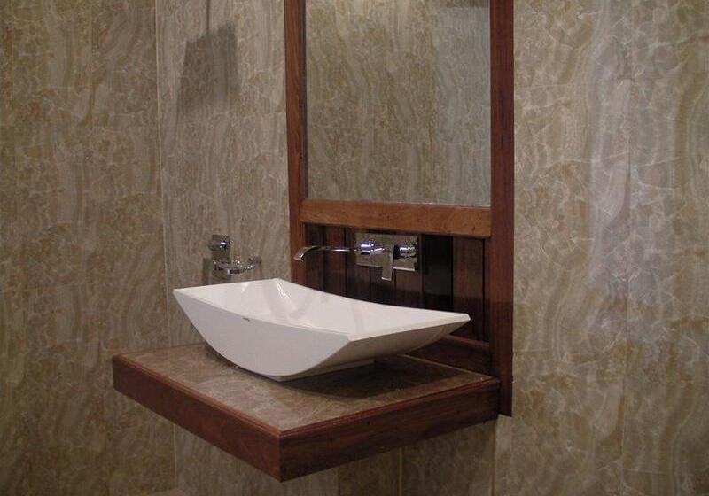 호텔 T Villa Phuket Nai Yang Beach