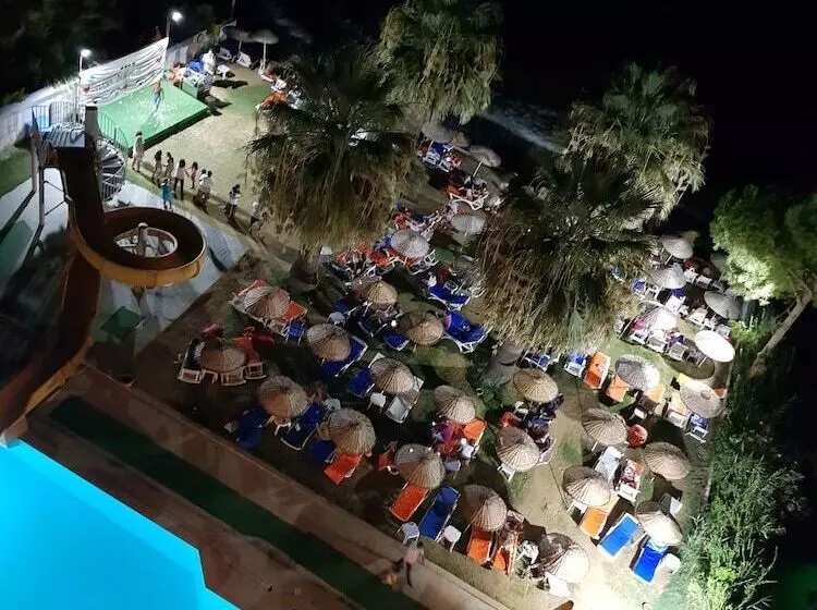 Nuova Beach Hotel