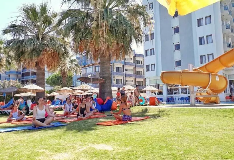 Nuova Beach Hotel