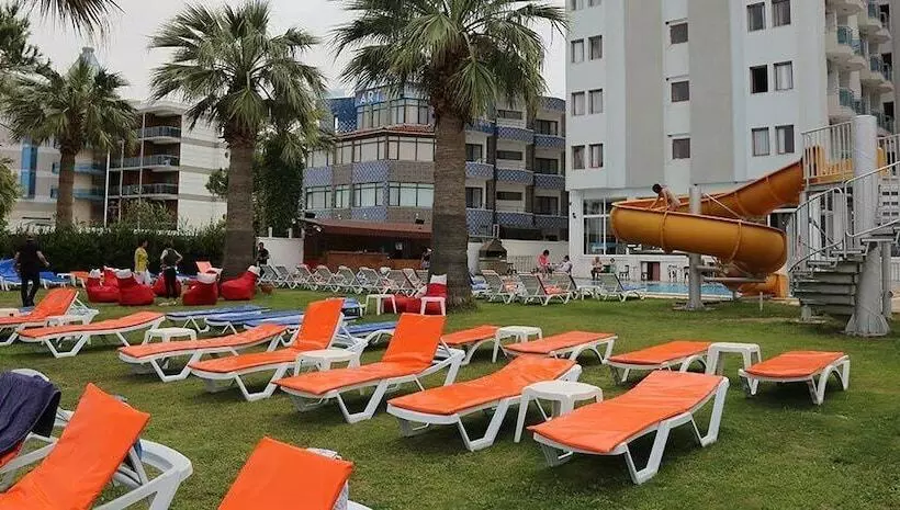 Nuova Beach Hotel