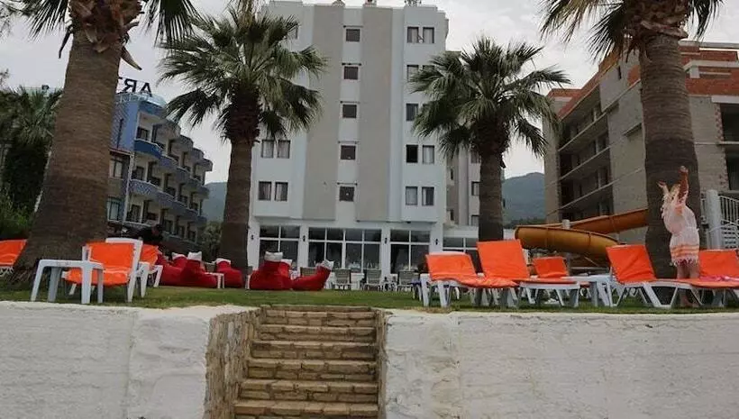 Nuova Beach Hotel