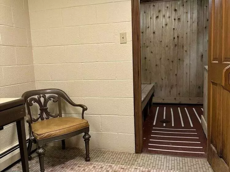 Hotelli Pine View Inn