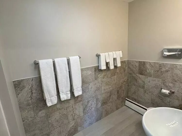 Hotelli Pine View Inn