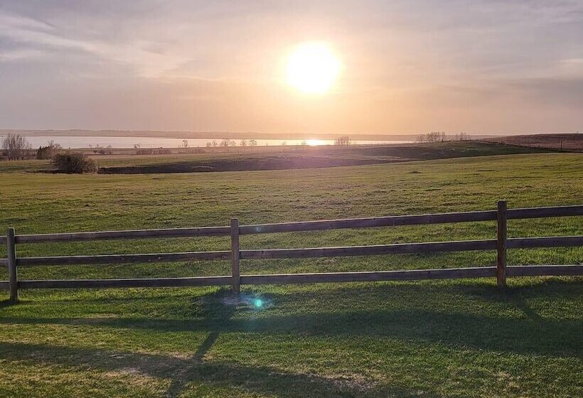 ホテル Rocking R Guest Ranch