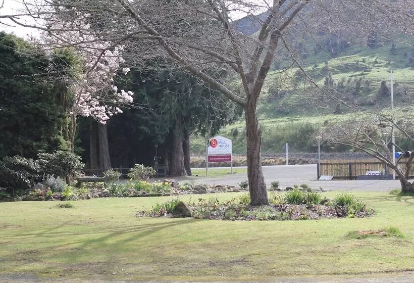 Hotelli The Mill House