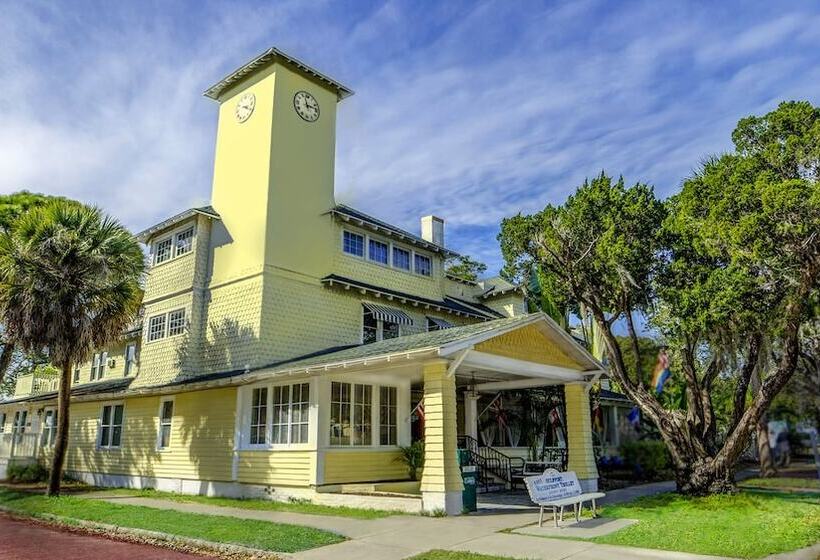 فندق Peninsula Bed & Cocktails