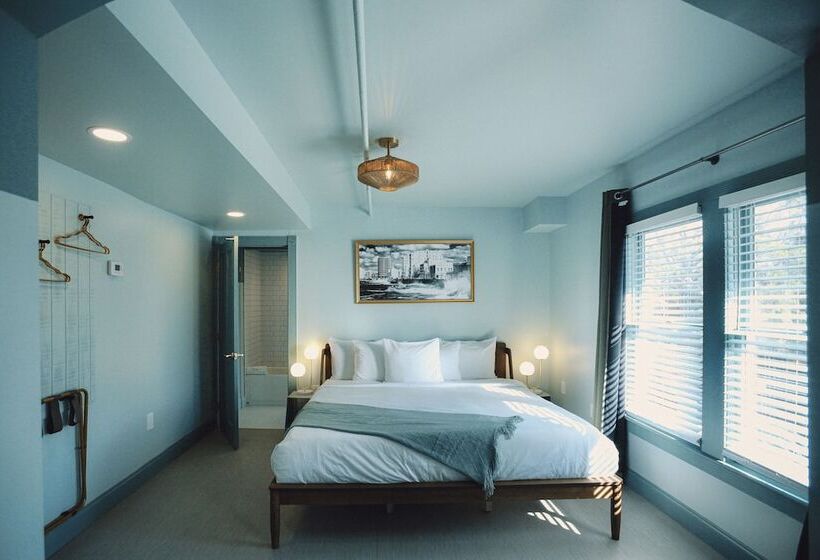 فندق Peninsula Bed & Cocktails