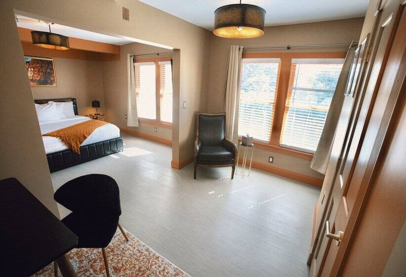 فندق Peninsula Bed & Cocktails