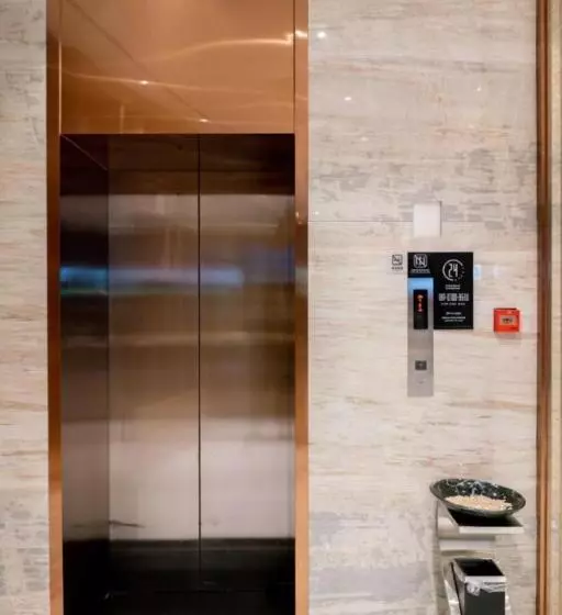 ホテル City Comfort Inn 1st Affiliated Hospital Qingshan Road Intersection Metro Station