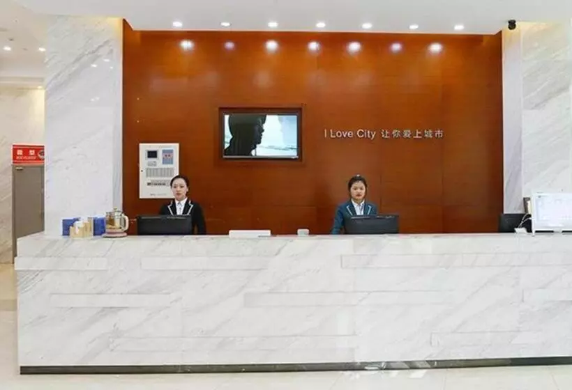 Hotelli City Comfort Inn Lichuan Railway Station Tenglong Cave