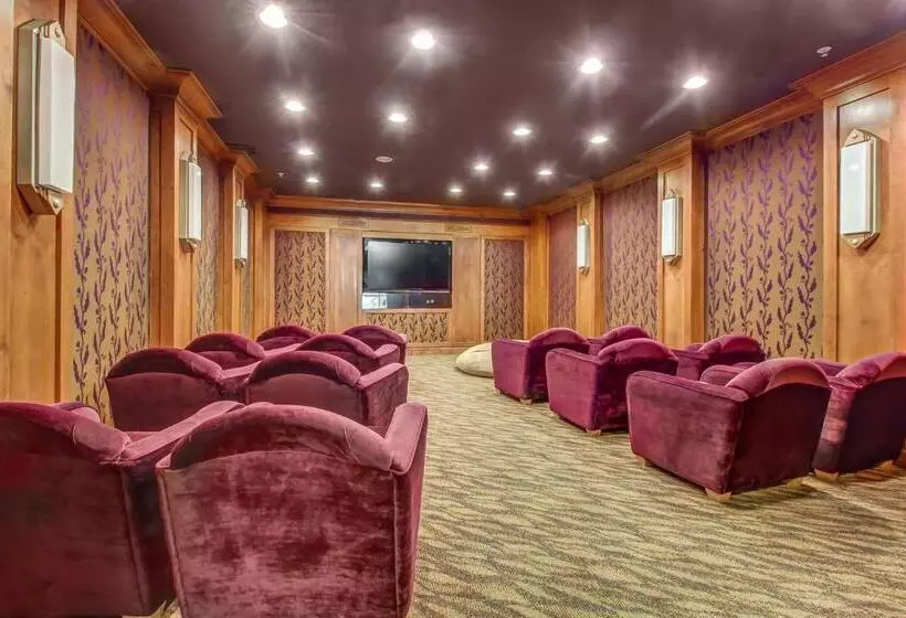 Hotelli Eagle Springs East 201: Horsetail Suite