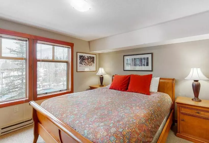 Hotelli Eagle Springs East 201: Horsetail Suite