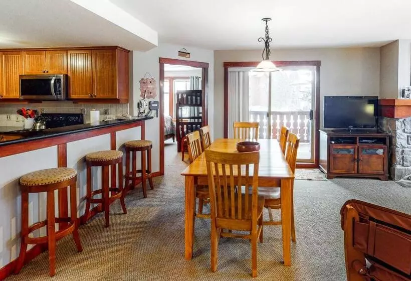 Hotelli Eagle Springs East 201: Horsetail Suite