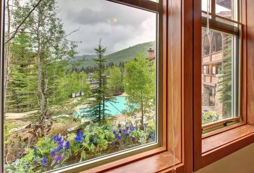 Hotelli Eagle Springs East 201: Horsetail Suite