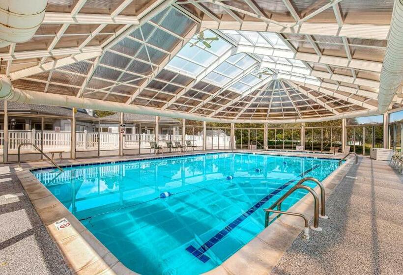 Отель Salt Pond    23 Topsail Village