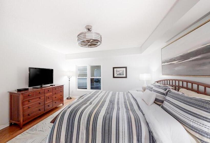 Отель Shore House 502