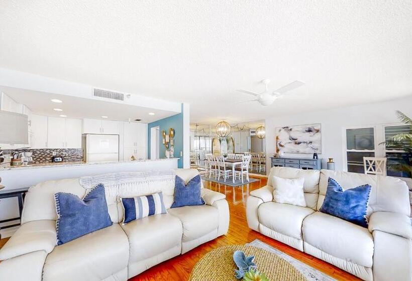 Отель Shore House 502