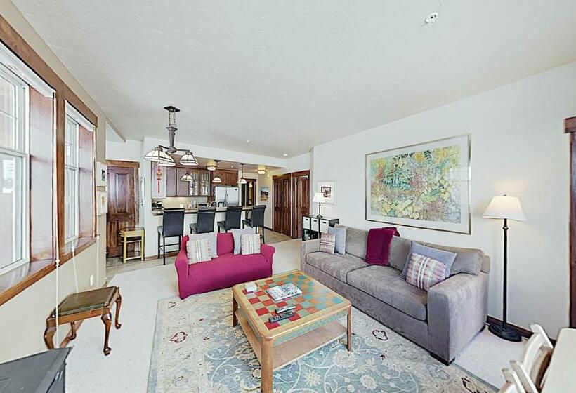 Отель Byers Peak Views