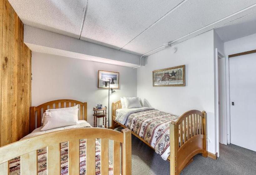 בית מלון כפרי Cozy Mountainside Condo