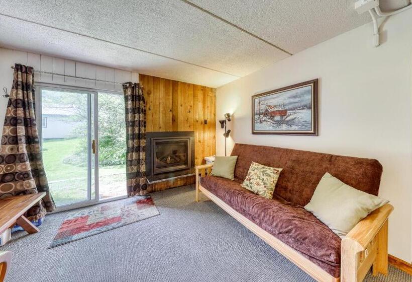 בית מלון כפרי Cozy Mountainside Condo