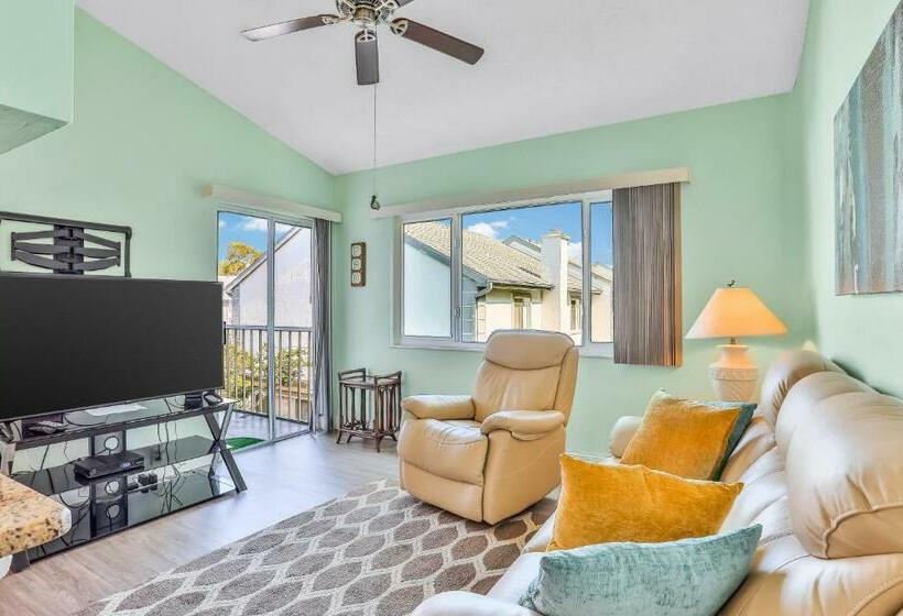 هتل Happiness Comes In Waves