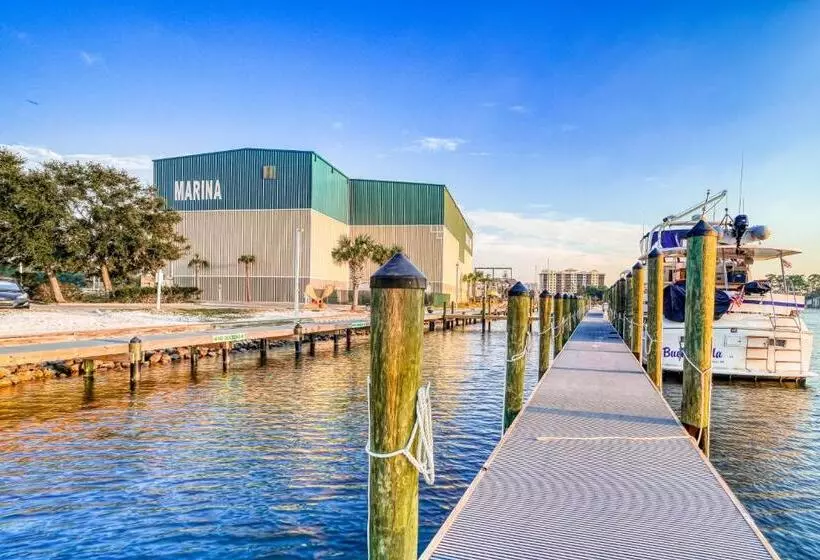 ホテル Holiday Harbour Marina Apartment