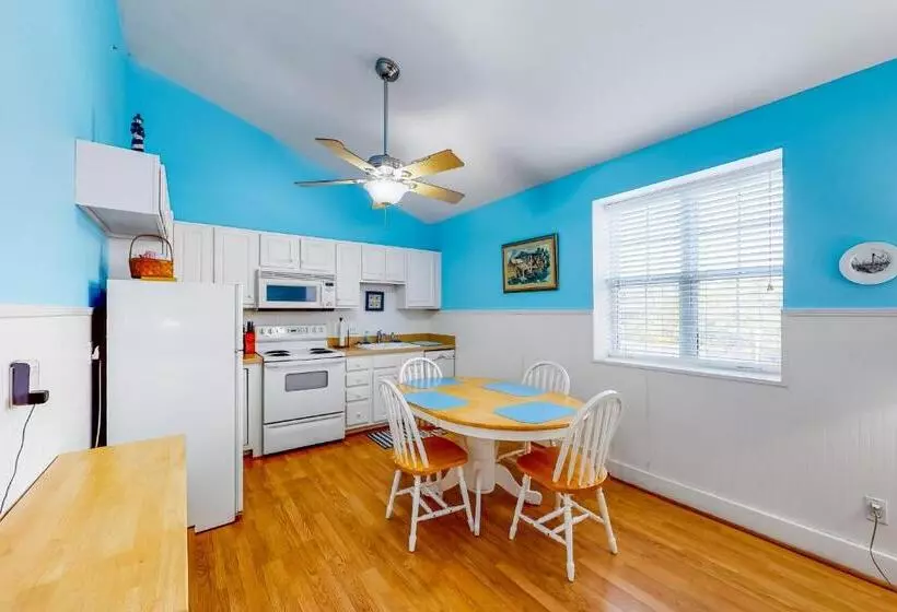 ホテル Holiday Harbour Marina Apartment