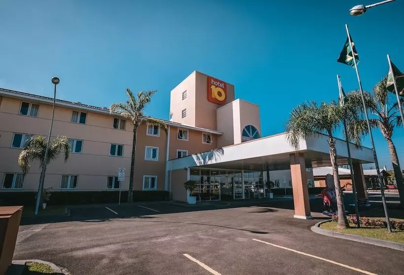 בית מלון כפרי 10 Curitiba