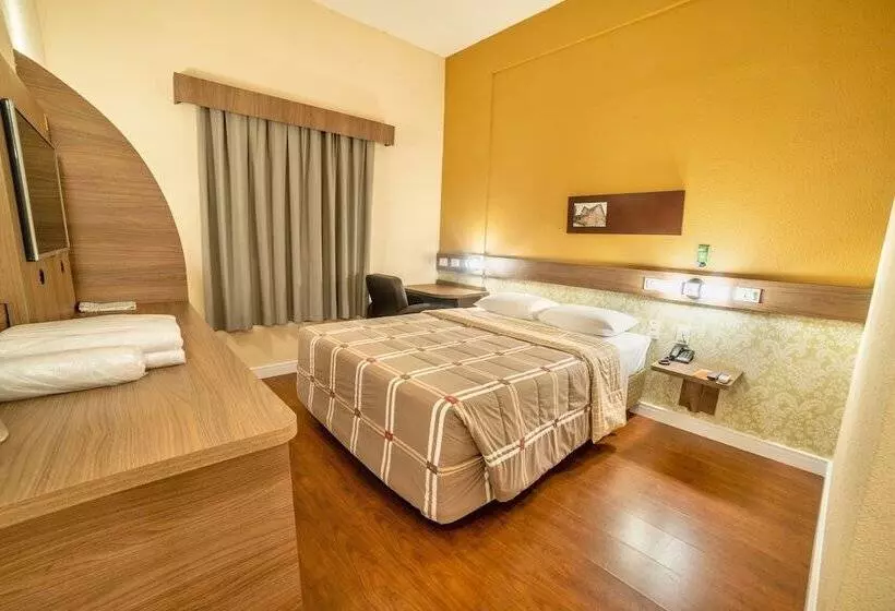 בית מלון כפרי 10 Curitiba