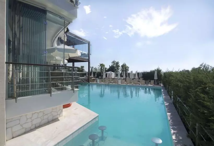 فندق Cosmopolitan