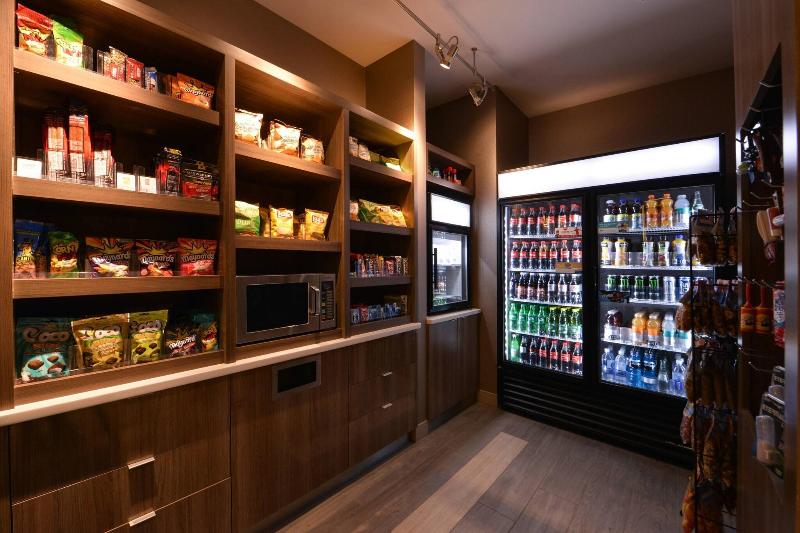 فندق Courtyard By Marriott Saskatoon Airport