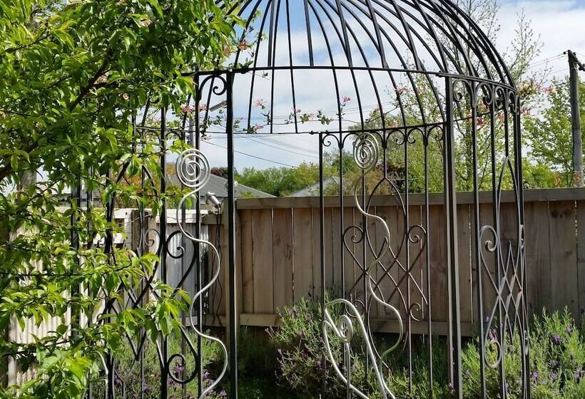 فندق Designer Cottage B&b