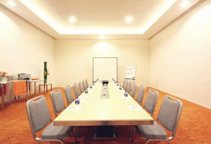 Harris Hotel & Convention Festival Citylink Bandung