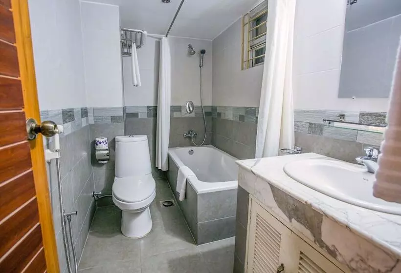 هتل La Villa Western By Sea Pearl Beach Resort & Spa