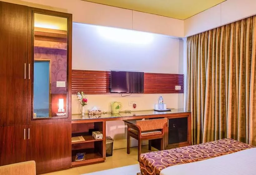 هتل La Villa Western By Sea Pearl Beach Resort & Spa